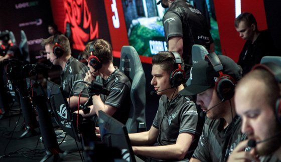 女同台竞技 女同台竞技