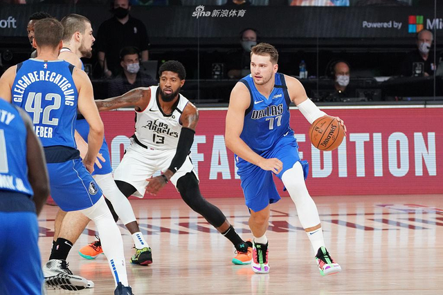 一直备受瞩 一直备受瞩