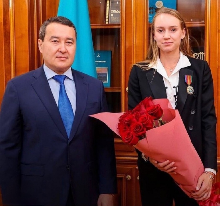 费电子与家 费电子与家